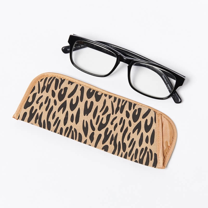 Single-Glasses-Slip-Pouch-Beige-Leopard